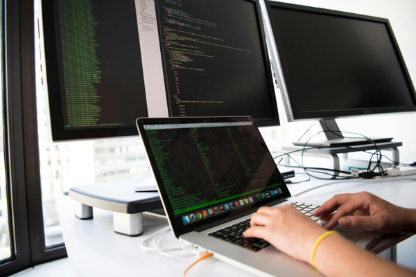 東莞市綠雅家用電器有限公司申請(qǐng)一種便攜降溫加濕空氣扇的控制方法，優(yōu)化便攜空氣扇實(shí)現(xiàn)精確控制溫濕度水平:家用電器公司